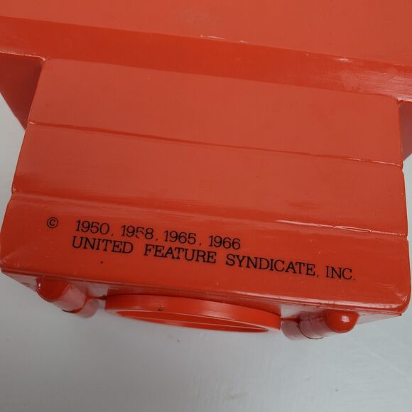 Vintage Snoopy Peanuts Dog House Coin Bank 7 x 4.25 inch - Picture 8 of 8